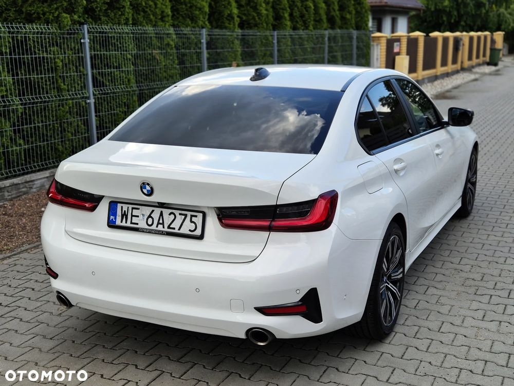 BMW Seria 3 318i Sport Line - 19