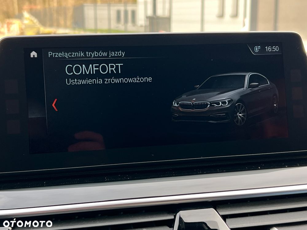 BMW Seria 5 520d xDrive Luxury Line sport - 40