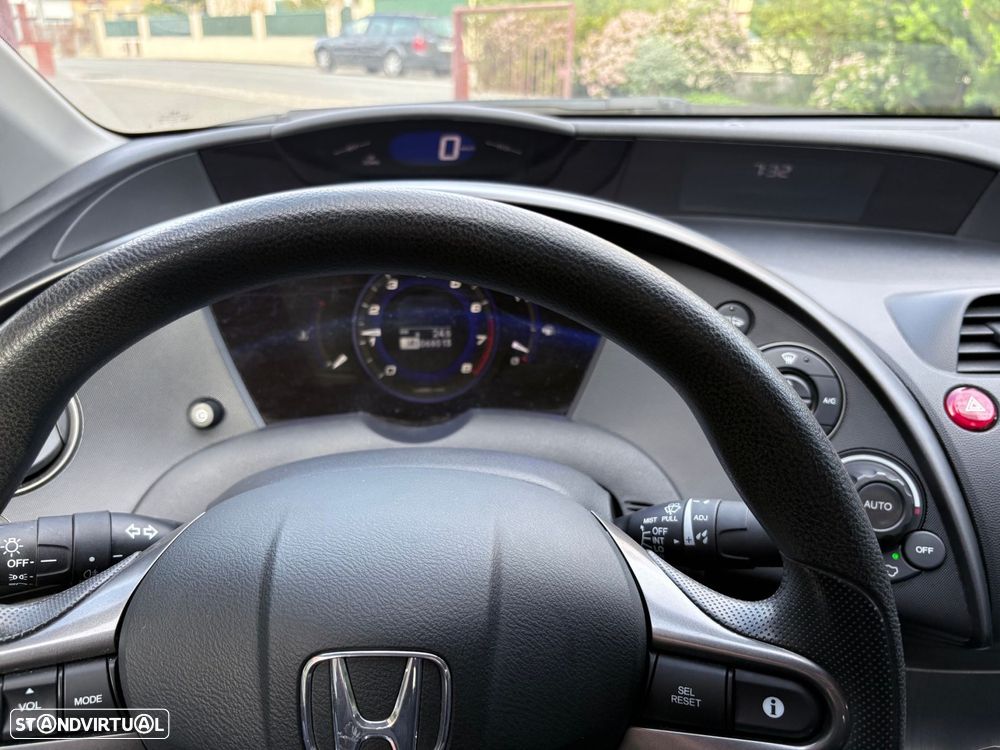 Honda Civic 1.4 i-VTEC Sport - 36