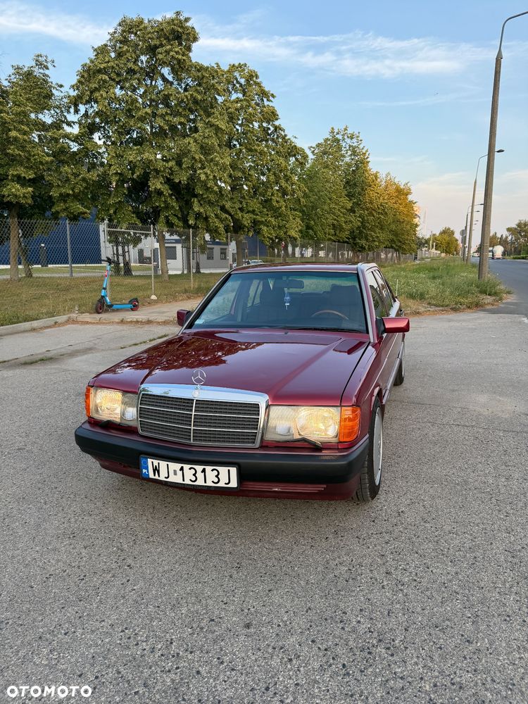 Mercedes-Benz W201 (190) - 1