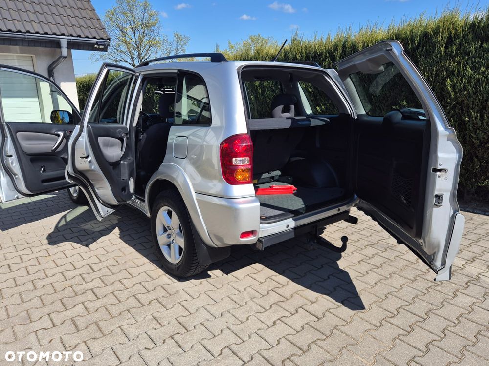 Toyota RAV4 D-4D 4x4 - 6