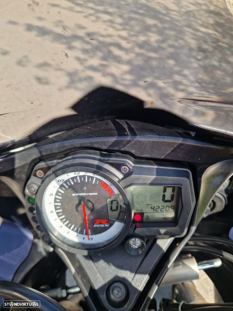 Suzuki GSX-R - 12
