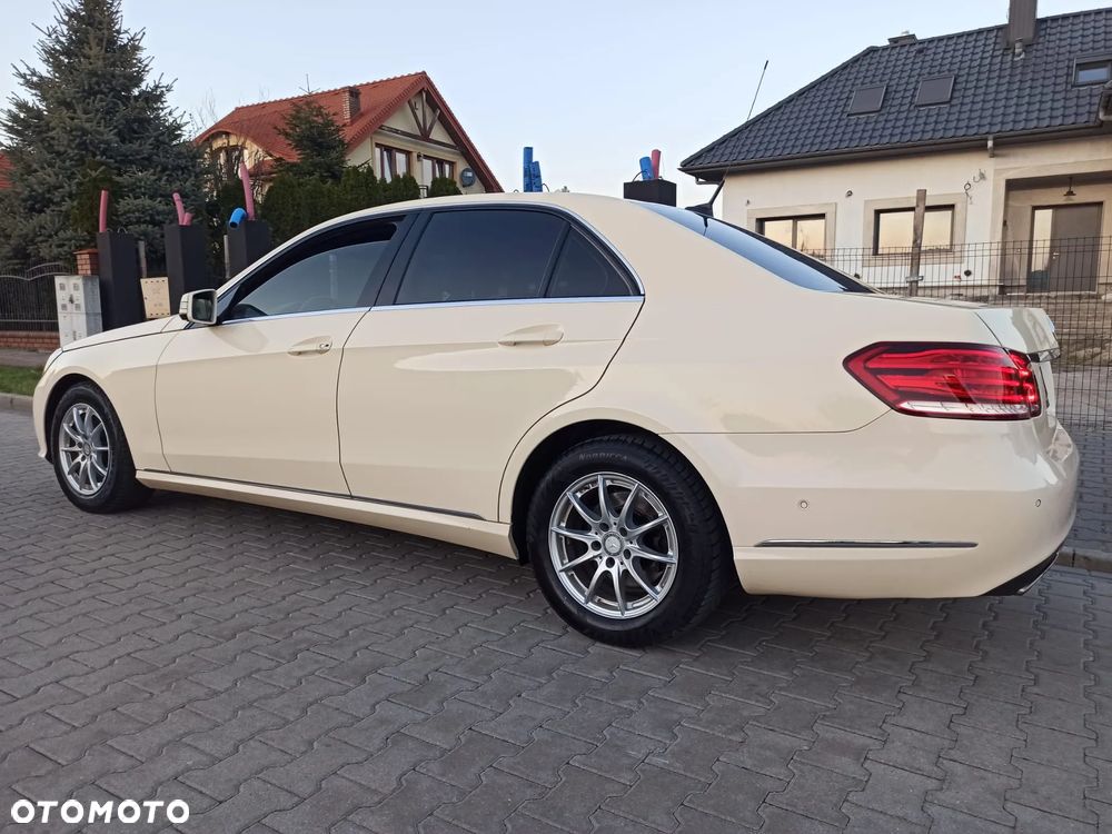 Mercedes-Benz Klasa E 220 BlueTEC 4Matic 7G-TRONIC - 38