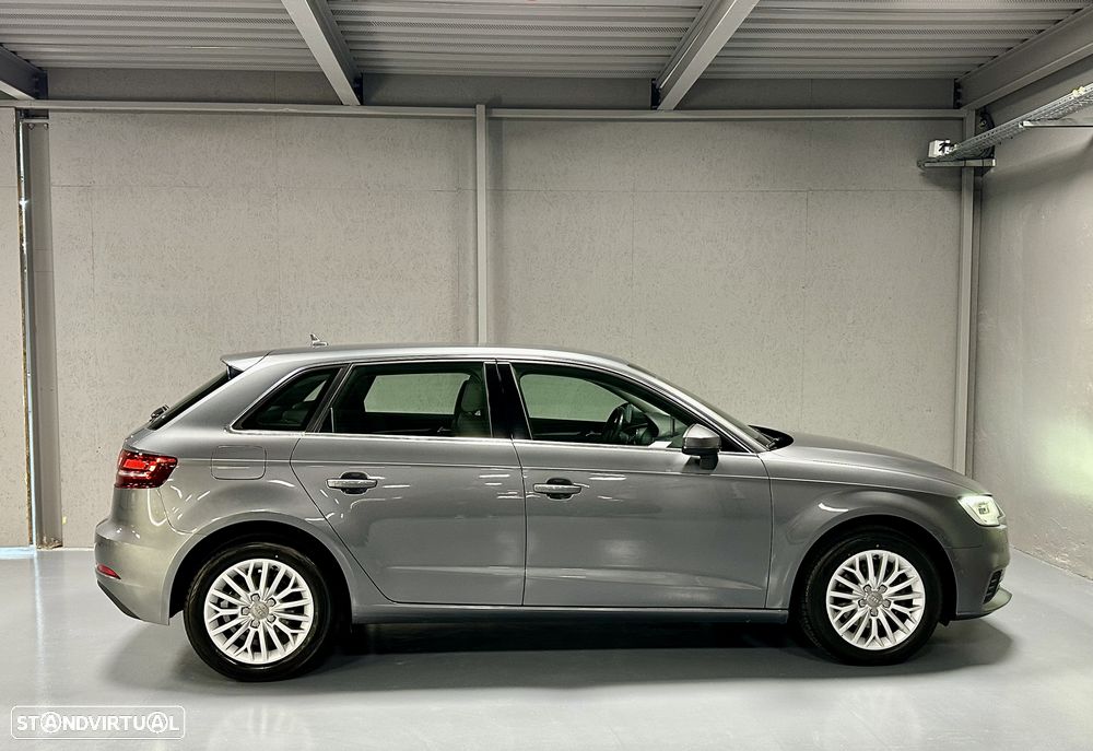 Audi A3 Sportback 30 TDI Design S tronic - 4