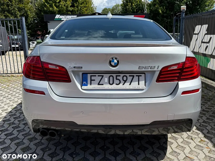 BMW Seria 5 528i xDrive - 8