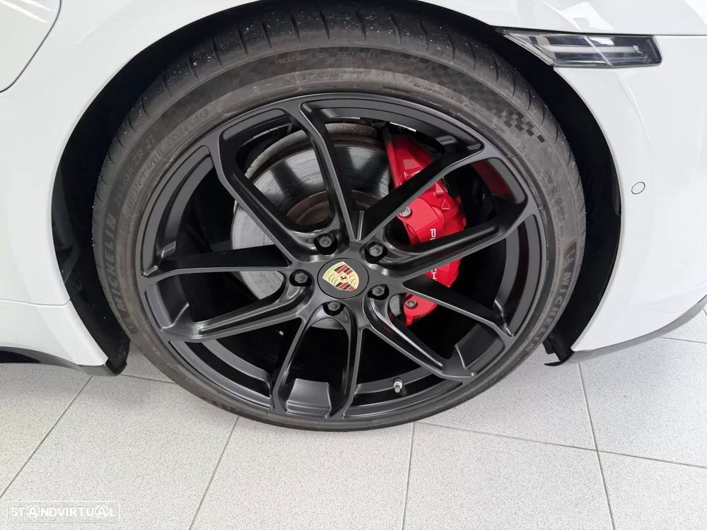 Porsche Taycan 4S - 7