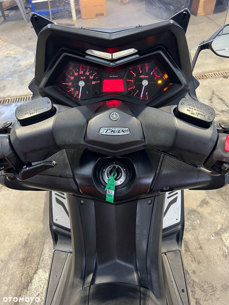 Yamaha Tmax - 15