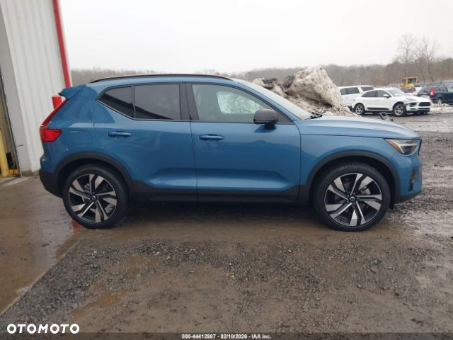 Volvo XC 40 B5 B AWD Ultimate Dark - 11
