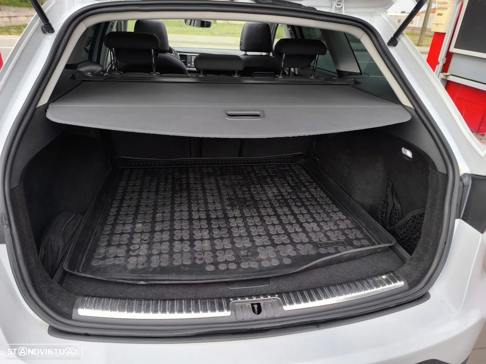 SEAT Leon 2.0 TDI DPF S&S DSG FR - 57