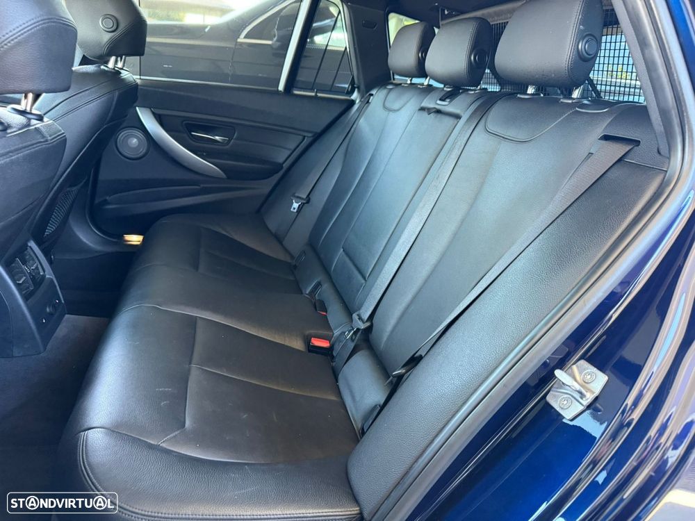 BMW 335 d Touring xDrive Pack M - 17