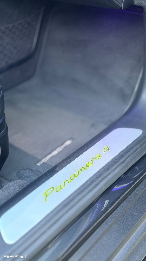 Porsche Panamera Sport Turismo 4 E-Hybrid - 16