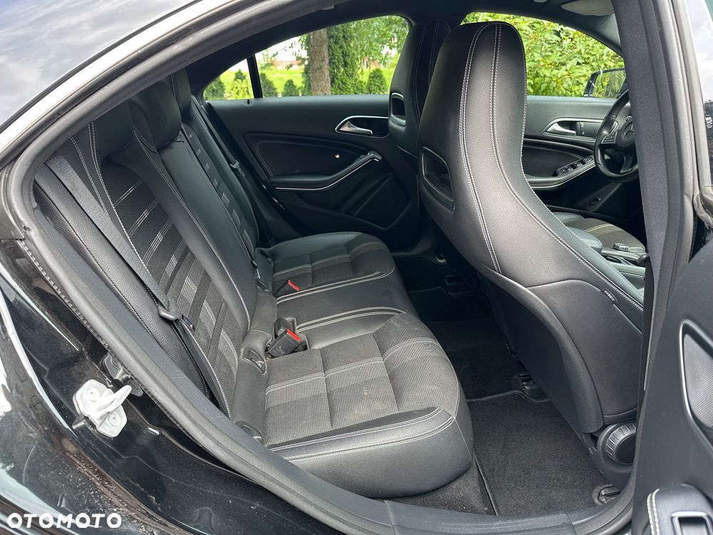 Mercedes-Benz CLA 200 7G-DCT Urban - 8