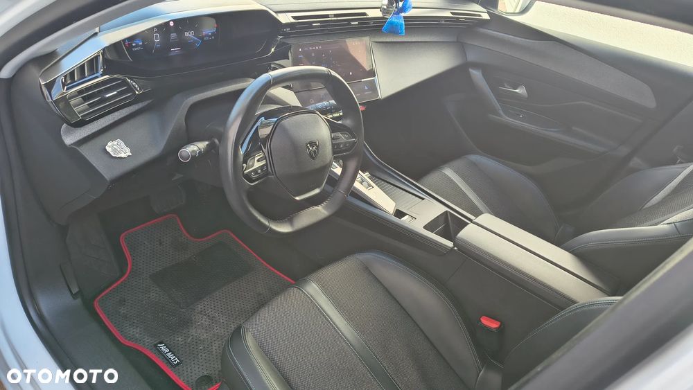 Peugeot 308 - 8