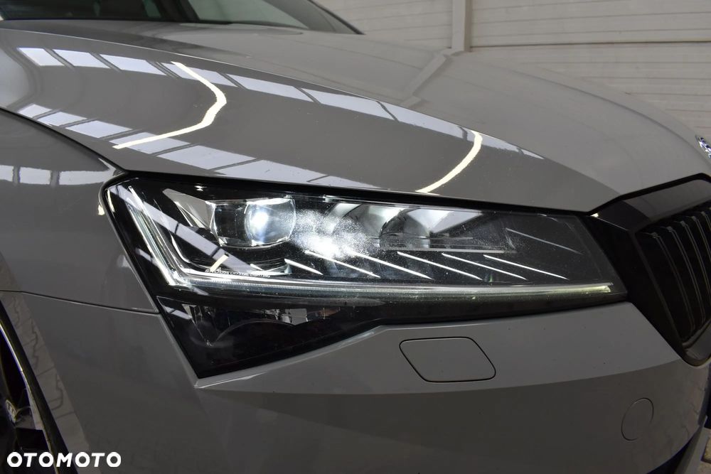 Skoda Superb 2.0 TDI Sportline DSG - 29