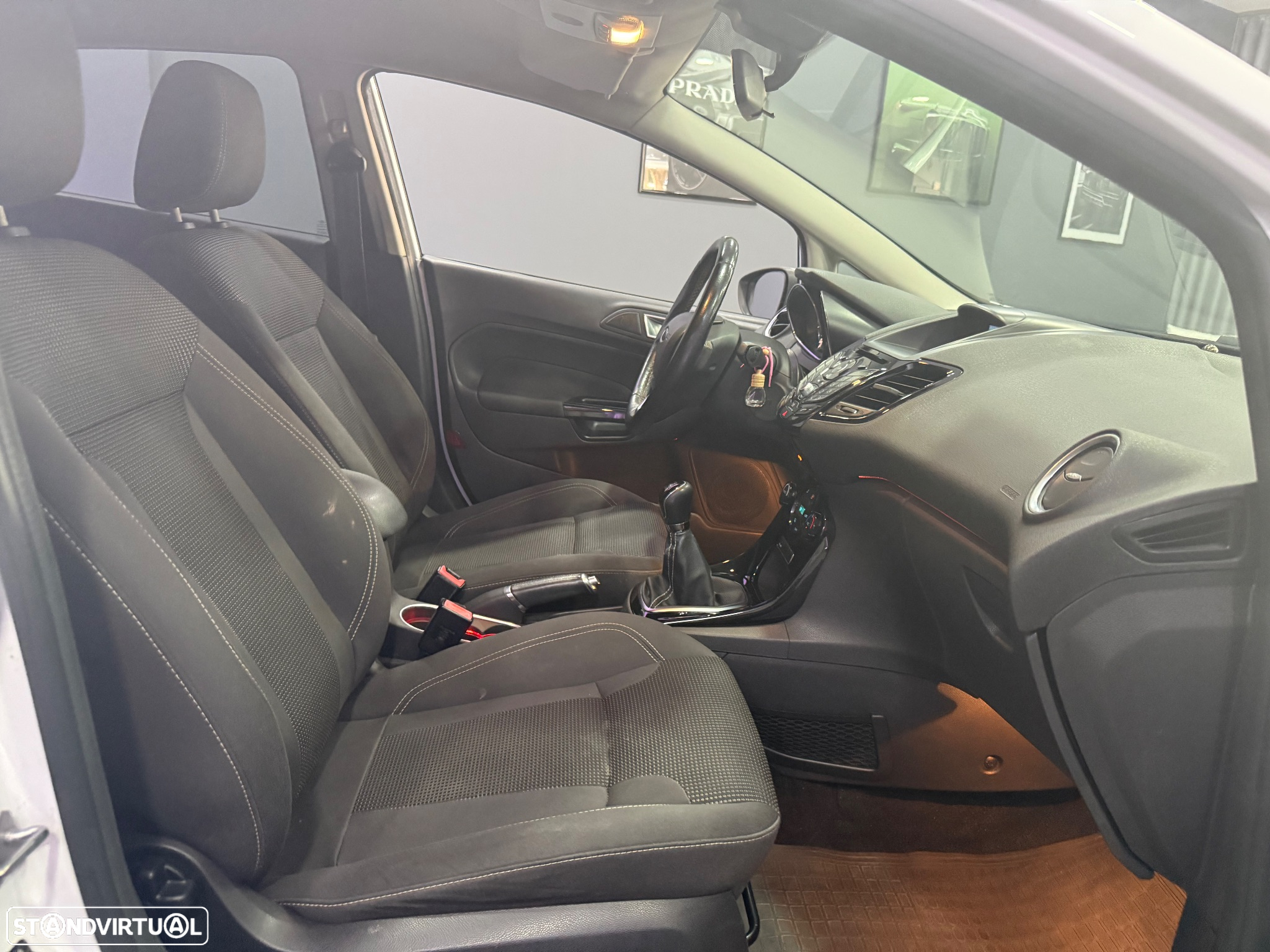 Ford Fiesta 1.0 Ti-VCT Titanium - 21