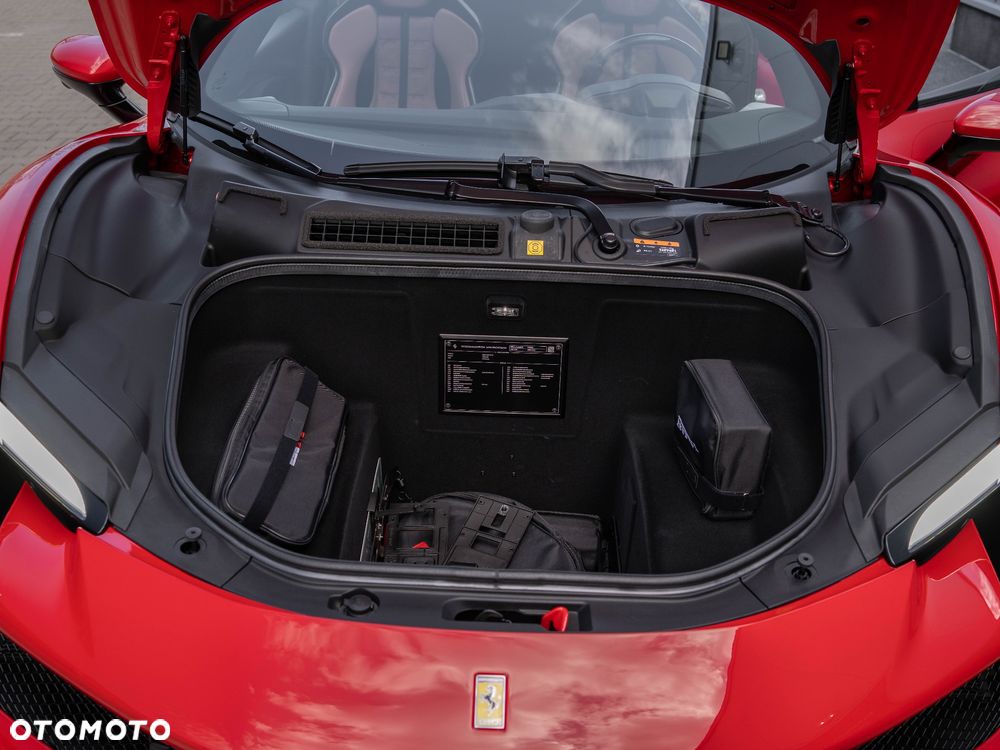 Ferrari 296 GTS - 35