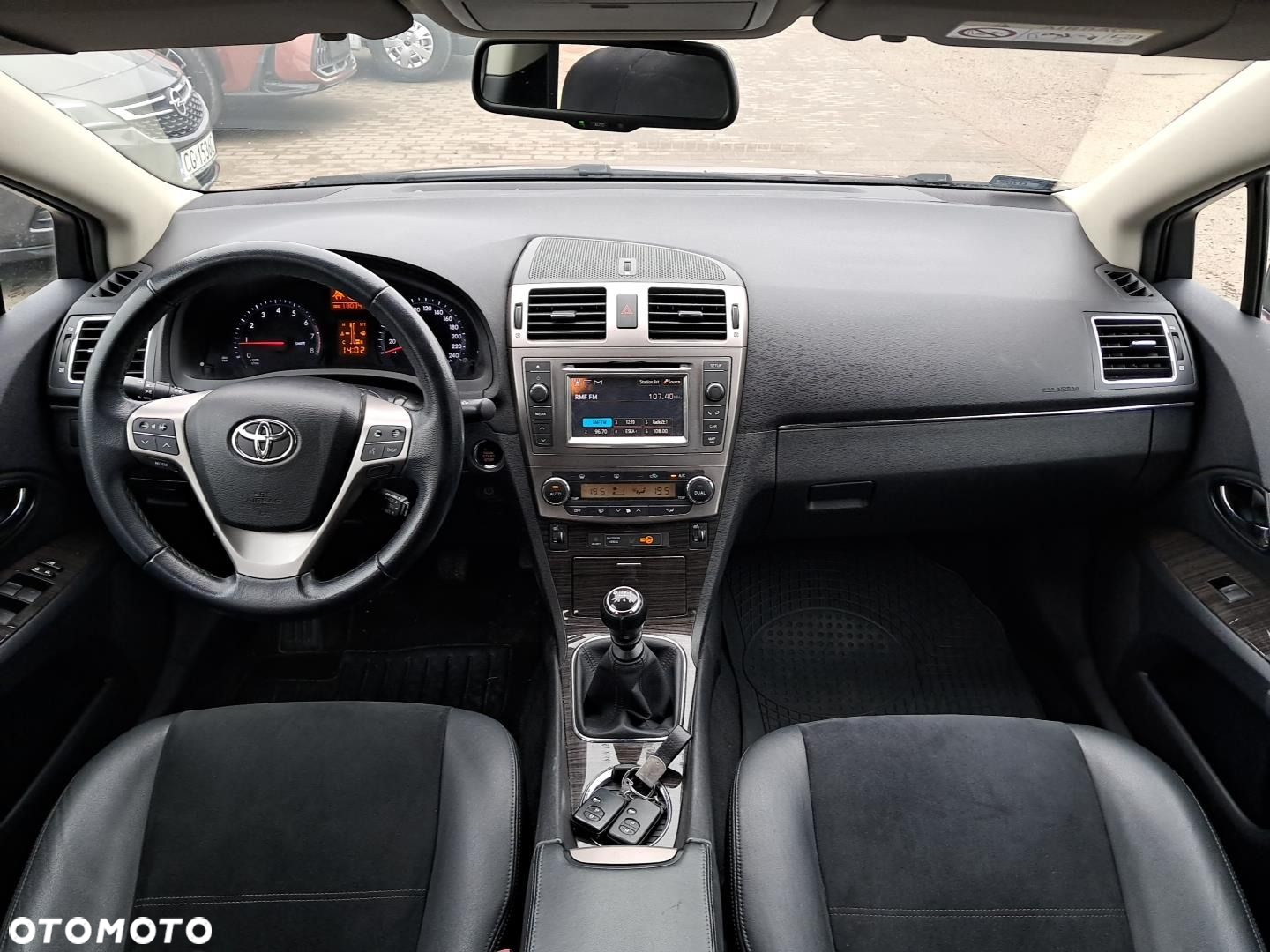 Toyota Avensis 1.8 Premium EU5 - 13