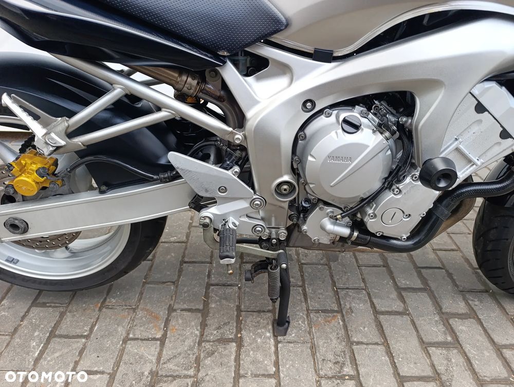 Yamaha FZ6 - 28