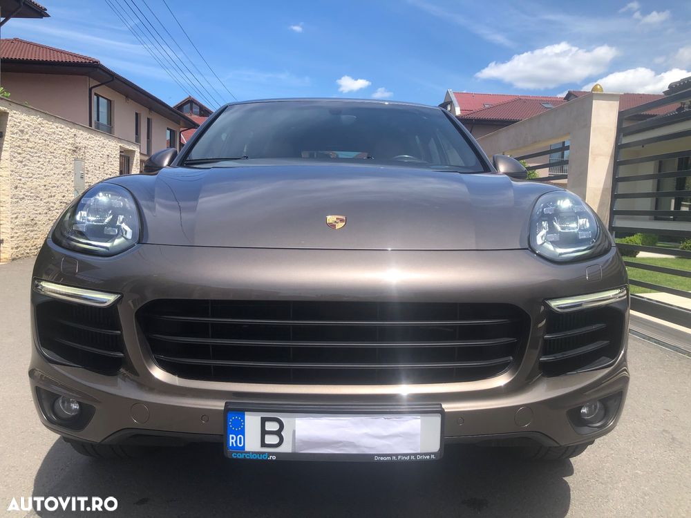 Porsche Cayenne 3.0 L V6 - 3