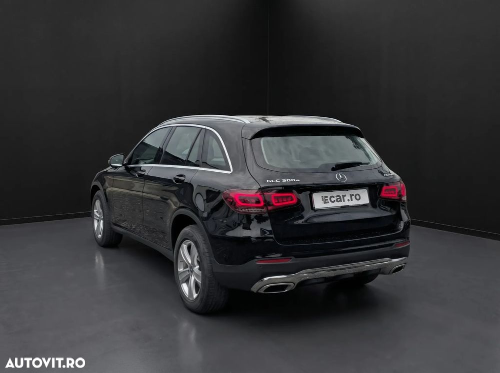 Mercedes-Benz GLC 300 e 4MATIC - 3