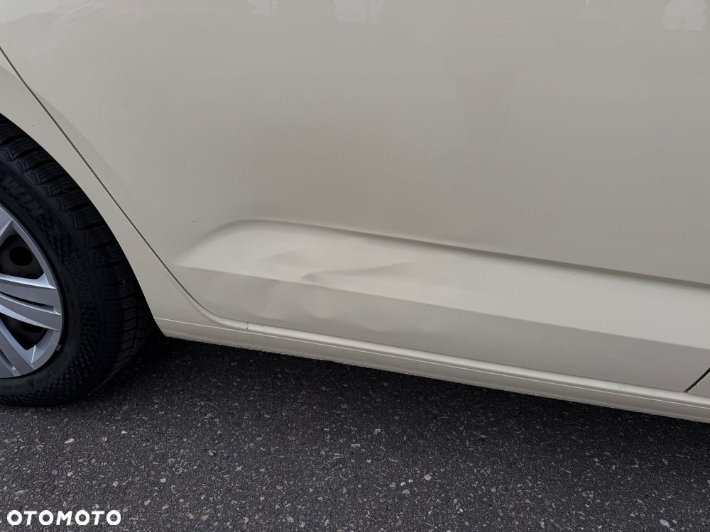 Volkswagen Touran 2.0 TDI SCR DSG Comfortline - 12