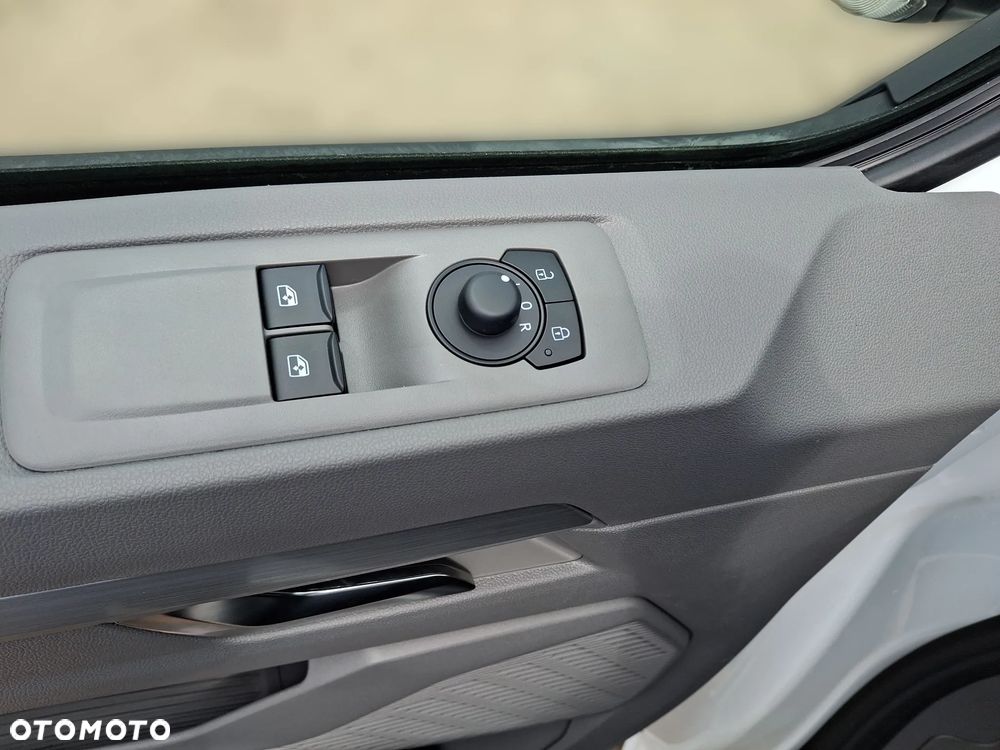Volkswagen Transporter - 23