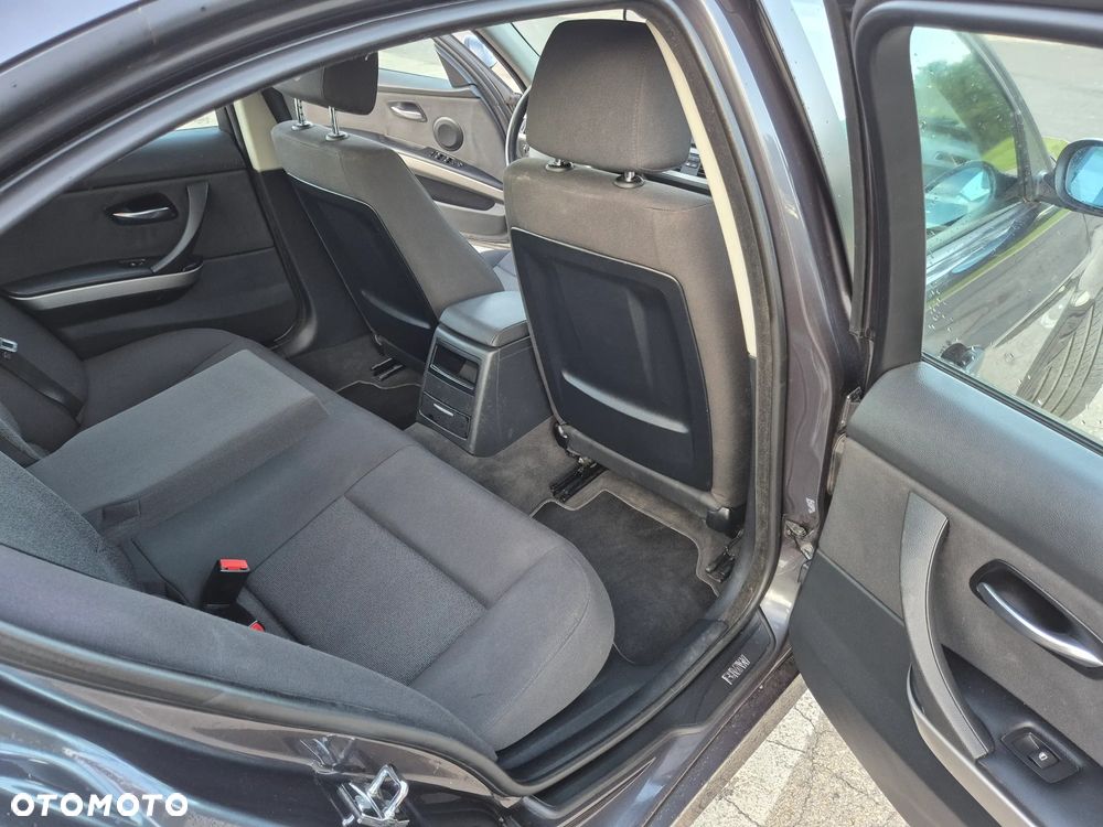 BMW Seria 3 318i - 12