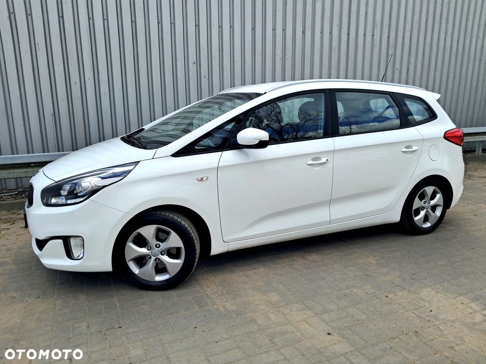 Kia Carens 1.6 GDI Dream Team Edition - 16