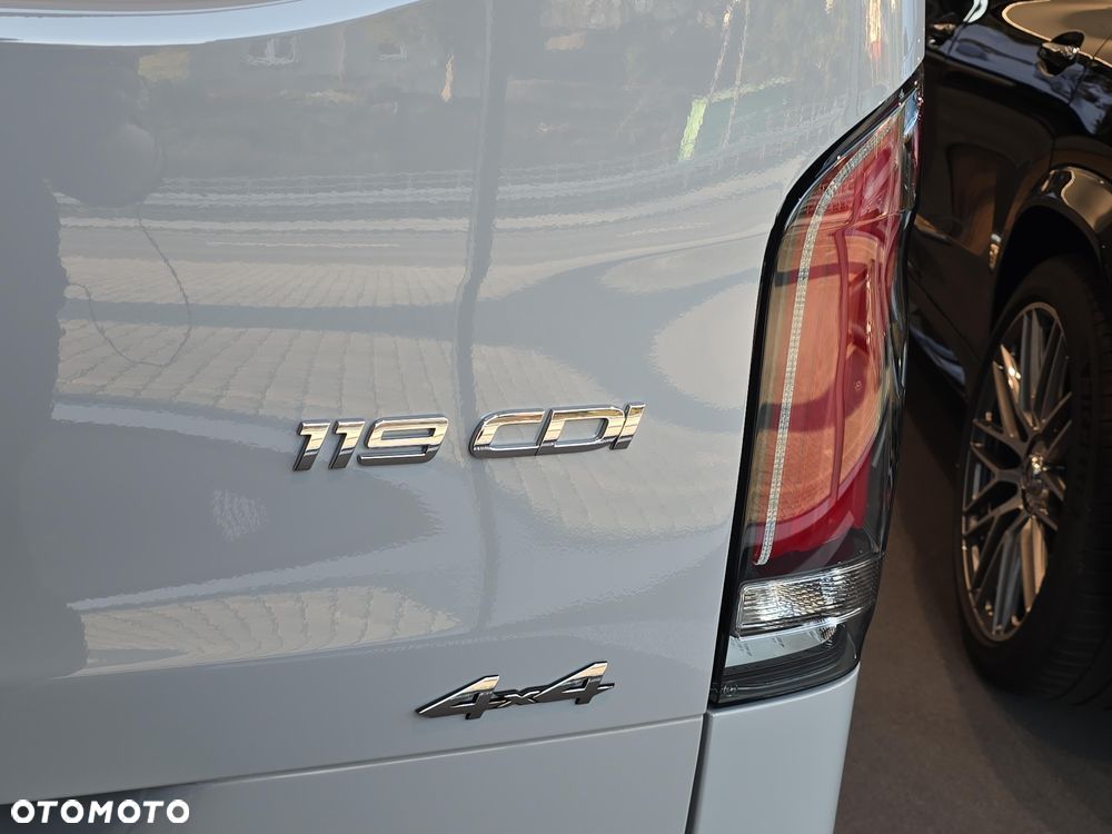 Mercedes-Benz Vito 119 CDI 4x4 Mixto - 23