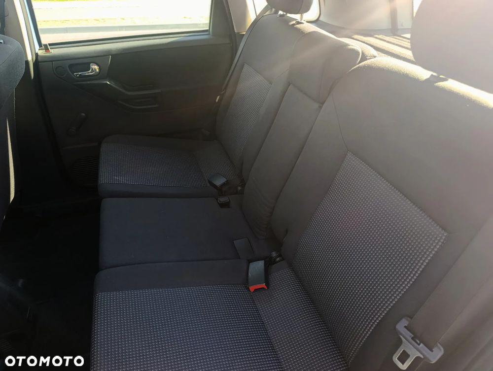 Opel Meriva - 12
