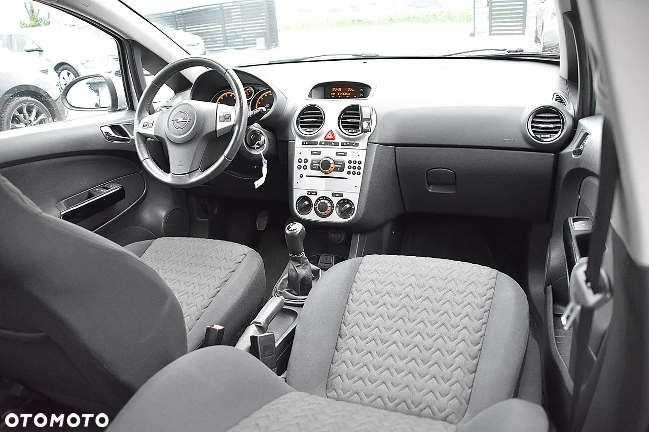 Opel Corsa 1.2 16V Cosmo - 11