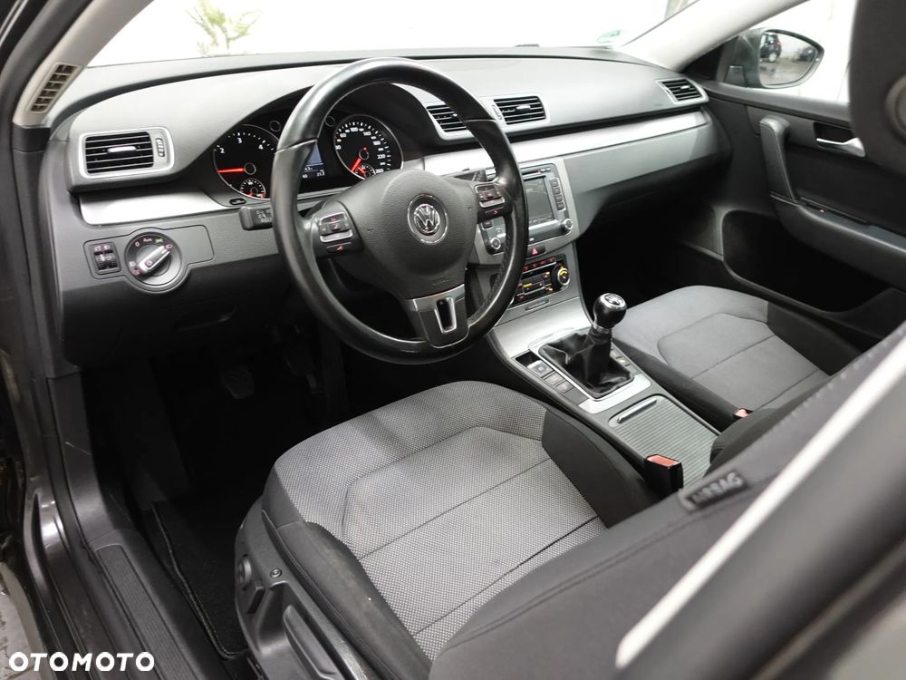 Volkswagen Passat 2.0 Blue TDI SCR Highline - 16