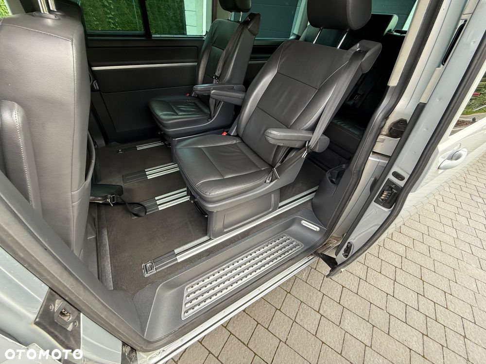 Volkswagen Multivan - 11