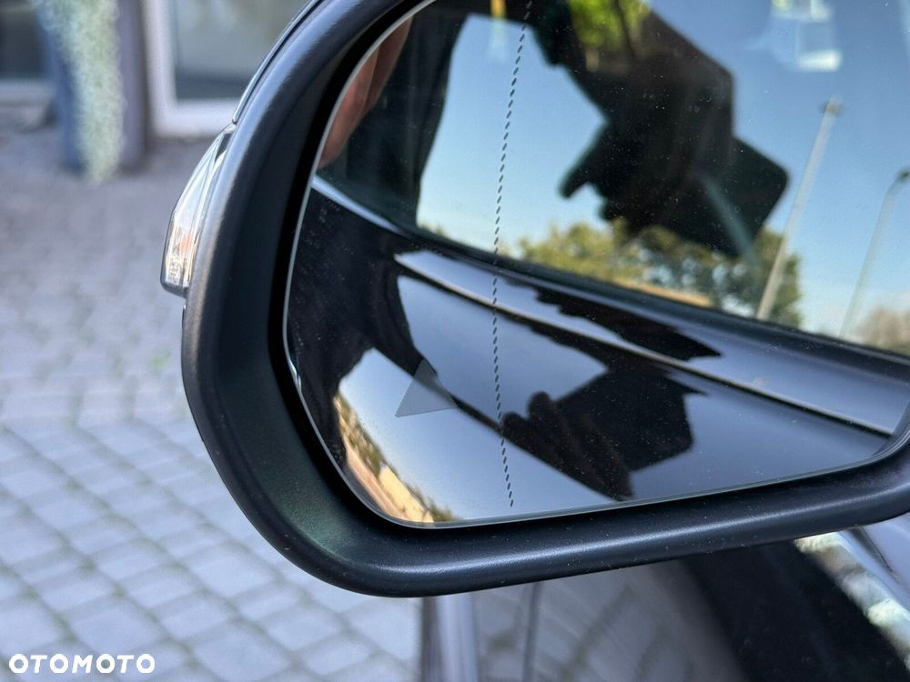 Mercedes-Benz GLB 250 mHEV 4-Matic AMG Line 8G-DCT - 22