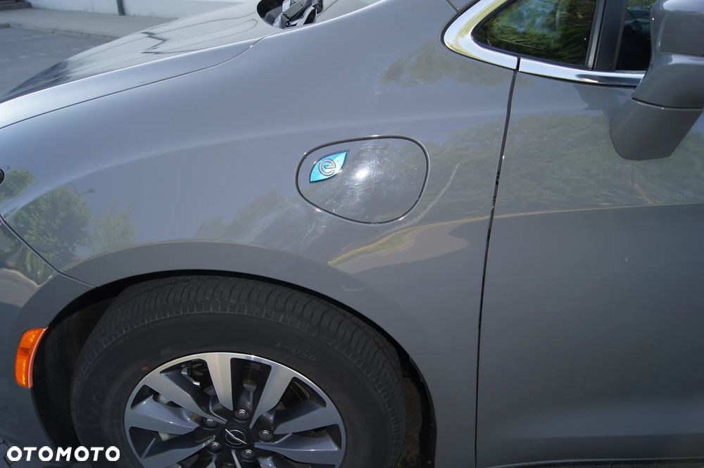 Chrysler Pacifica - 18