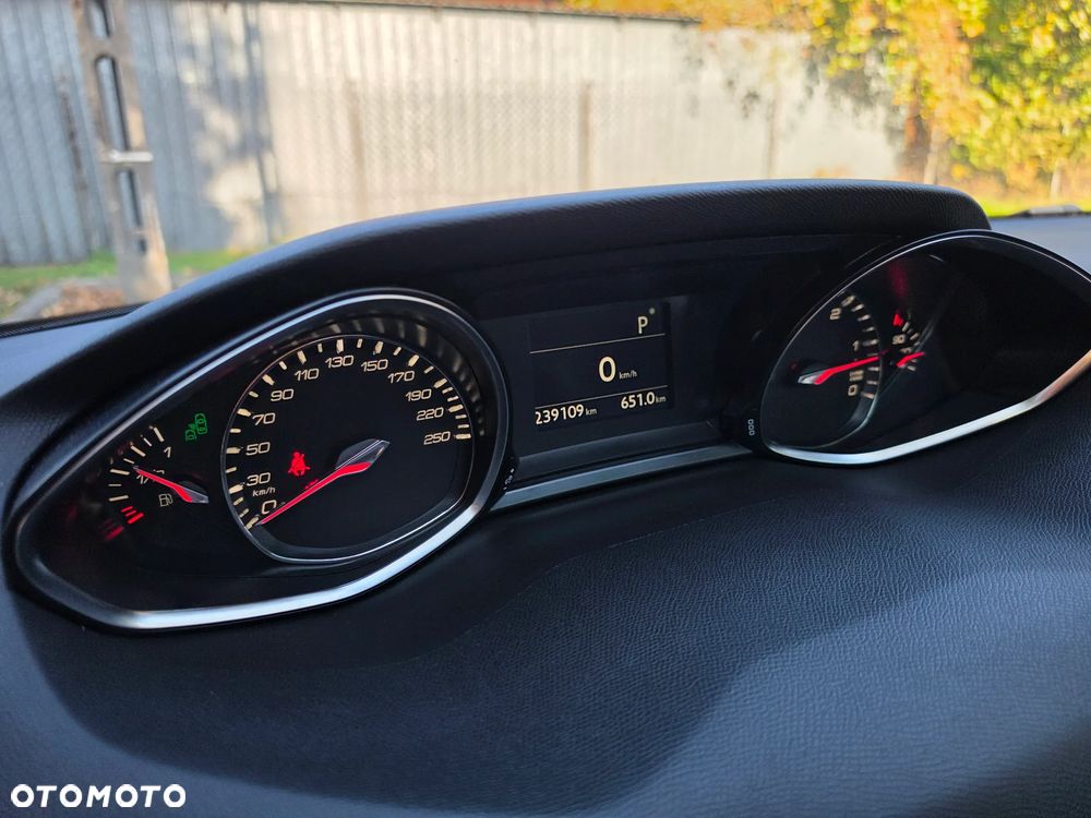 Peugeot 308 BlueHDi 120 EAT6 Stop & Start Allure - 23