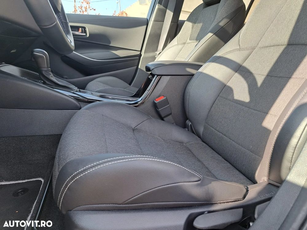 Toyota Corolla 2.0 HSD Exclusive - 16