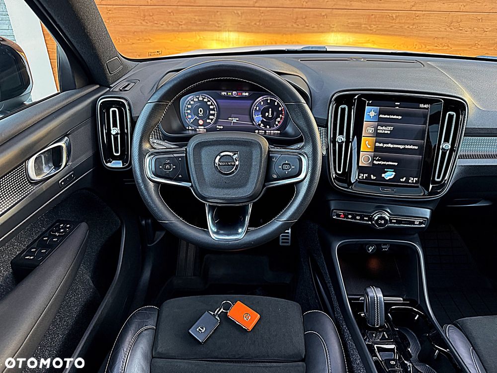 Volvo XC 40 T5 AWD R-Design - 17