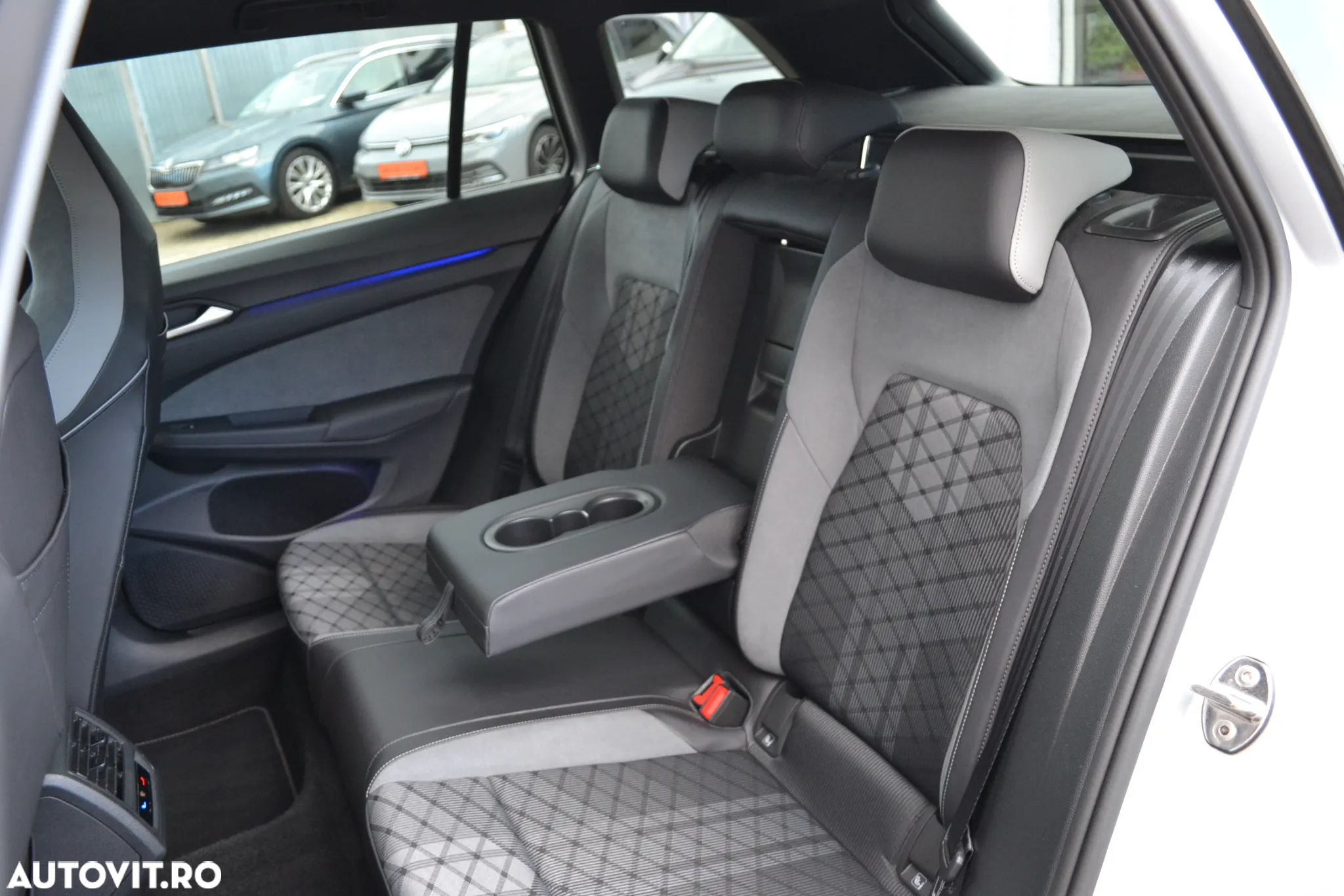 Volkswagen Golf Variant 2.0 TDI 150CP DSG R-Line - 28