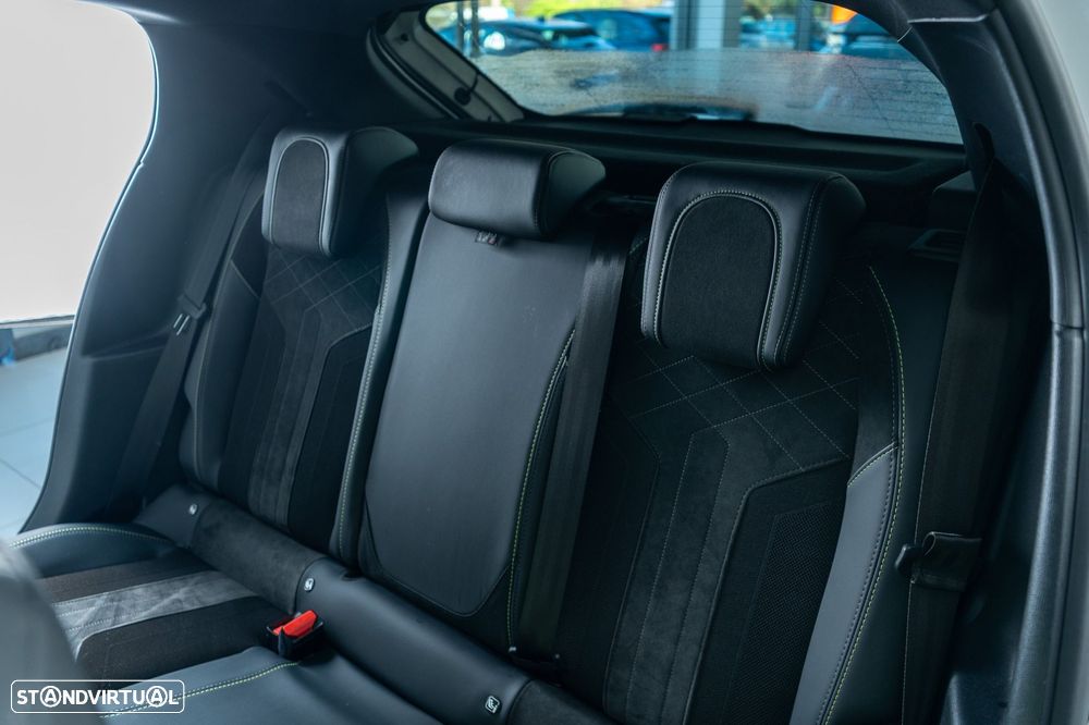 Peugeot 208 PureTech 100 EAT8 GT Pack - 11