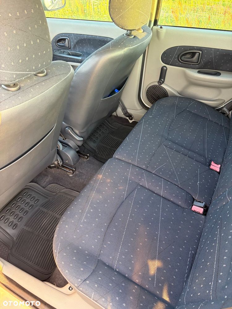 Renault Clio 1.2 16V Confort Authentique - 6