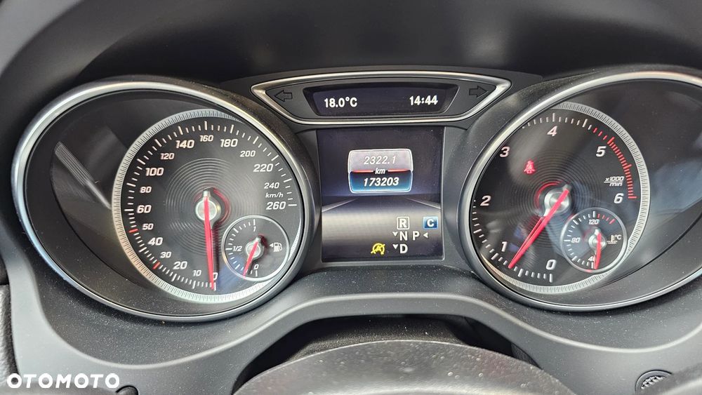 Mercedes-Benz CLA 200 d 4Matic 7G-DCT AMG Line - 9