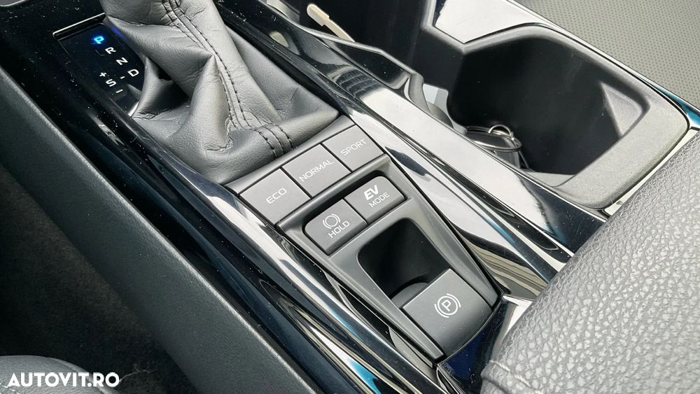 Toyota Camry ver-2-5-hybrid-exclusive - 29