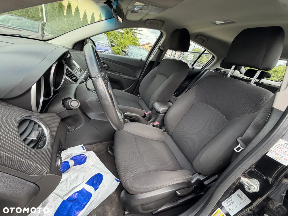 Chevrolet Cruze 1.8 LT - 34