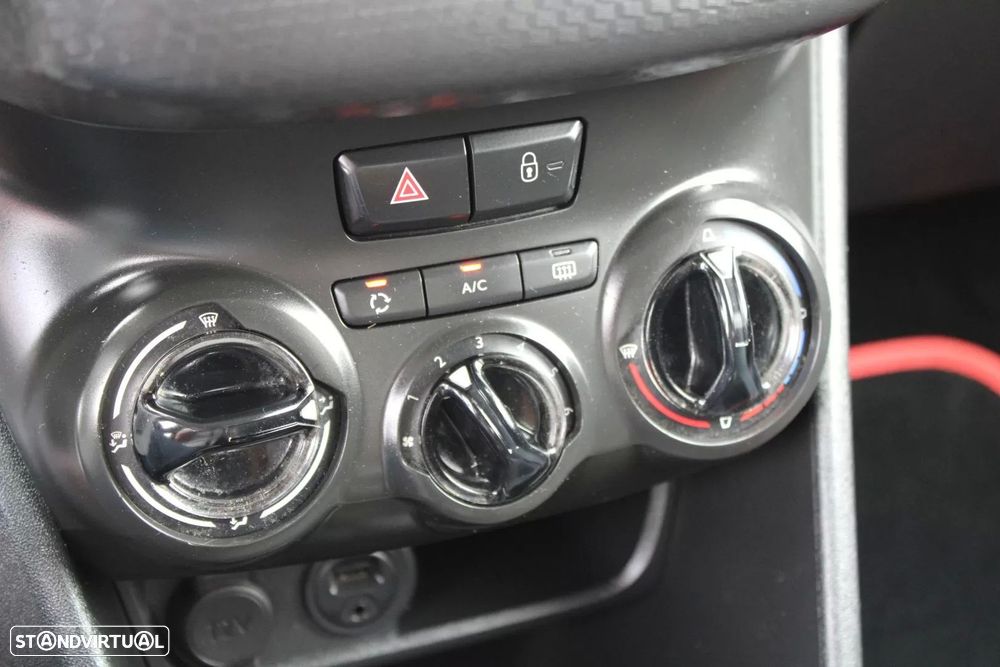 Peugeot 208 1.2 PureTech Style - 26