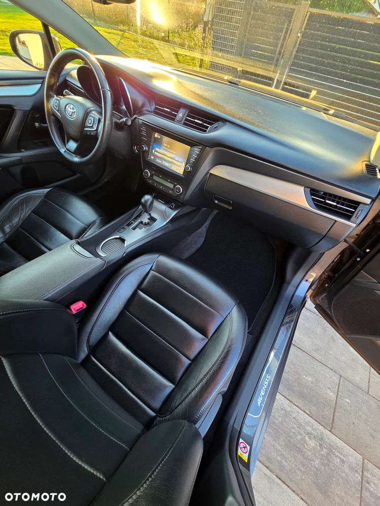 Toyota Avensis - 27