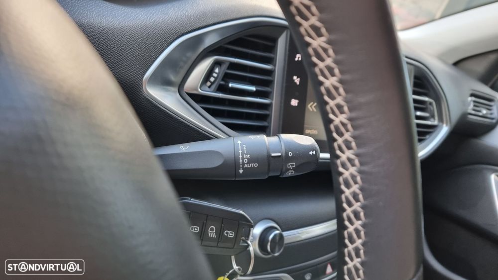 Peugeot 308 SW 1.5 BlueHDi Active - 17