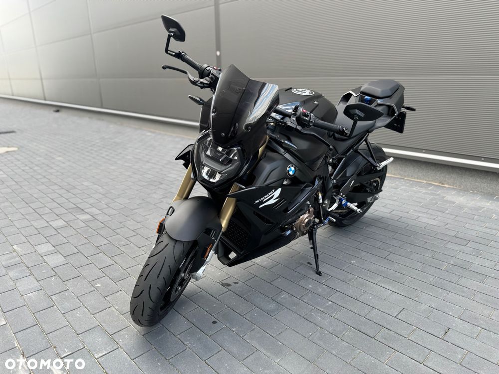 BMW S - 4