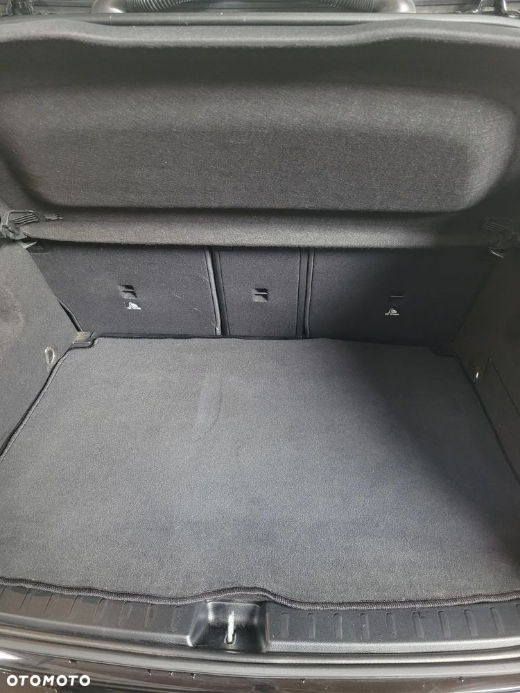 Mercedes-Benz GLA 200 - 14
