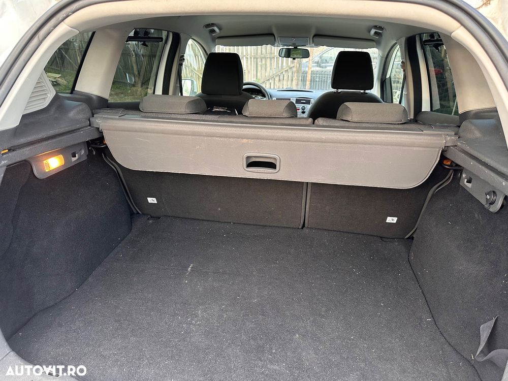 Ford Kuga 2.0 TDCi 4WD Titanium - 4